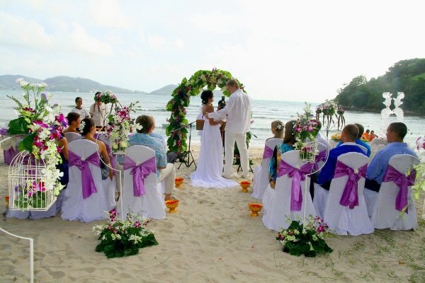 На четырех пляжах Пхукета запретили проводить свадебные церемонии. Изображение 1