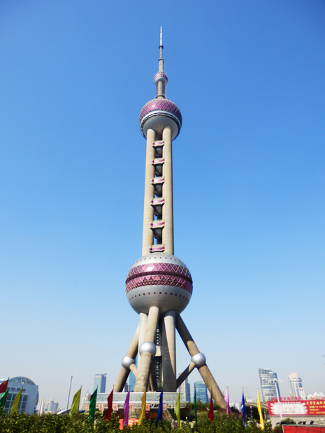Телебашня "Жемчужина Востока" в Шанхае. . Шанхай: Восток плюс Запад. Изображение 1