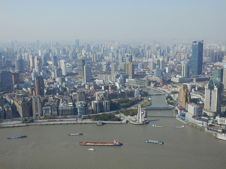 Телебашня "Жемчужина Востока" в Шанхае. . Шанхай: Восток плюс Запад. Изображение 5