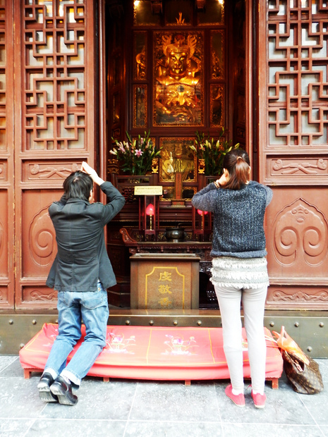 Храм Нефритового Будды в Шанхае. Шанхай: Восток плюс Запад. Изображение 18