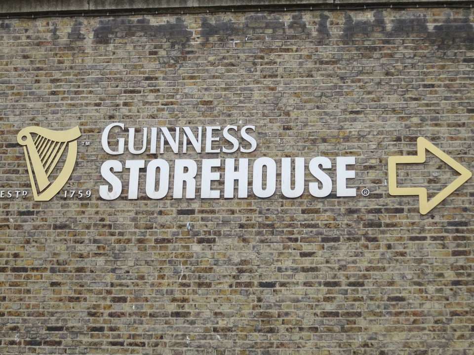 Музей пива Гиннесс Guinness Storehouse в Дублине. Дублин: город-гот. Изображение 28