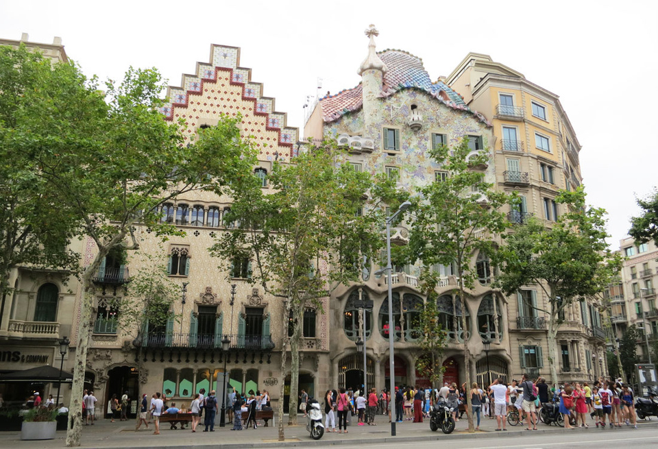Дом Бальо в Барселоне. Архитектура Гауди. От безумия до величия: можно ли увидеть Испанию за 10 дней. Изображение 118