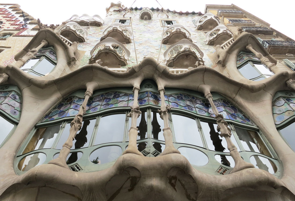 Дом Бальо в Барселоне. Архитектура Гауди. От безумия до величия: можно ли увидеть Испанию за 10 дней. Изображение 119
