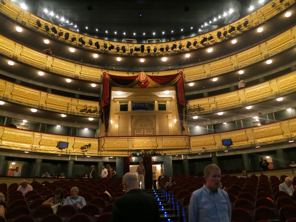 Королевская опера в Мадриде. От безумия до величия: можно ли увидеть Испанию за 10 дней. Изображение 186
