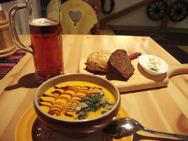 Эстонский тыквенный суп, эстонская кухня. «Потеряться в Средневековье»: 10 вещей, которые нужно сделать в Прибалтике зимой. Изображение 3