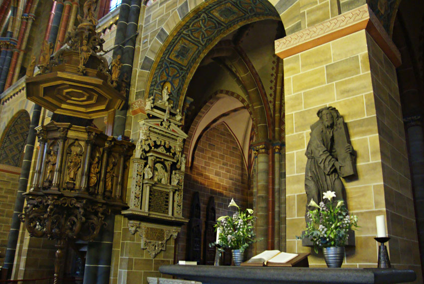 Кафедральный собор Бремена. 10 must-see Бремена помимо памятника тем самым музыкантам. Изображение 3.1