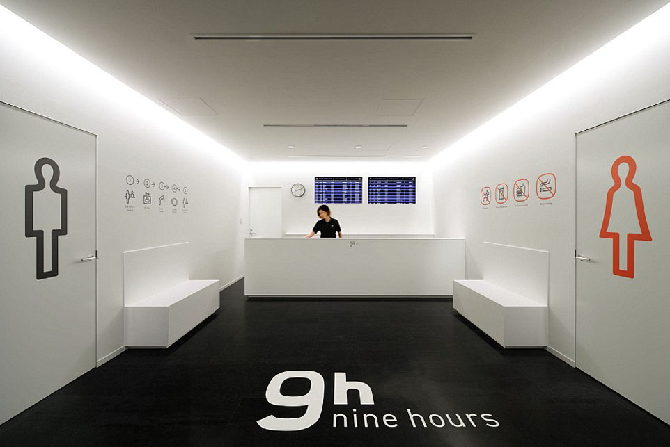 Капсульный отель «9h nine hours» в аэропорту Нарита в Токио. Изображение 1.1