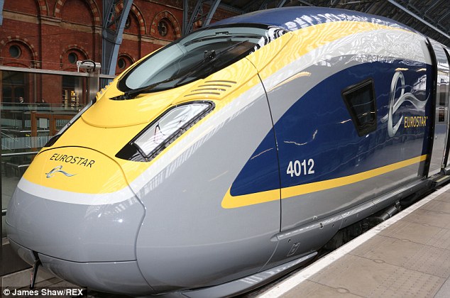 Компания Eurostar презентовала новый скоростной поезд, призванный сократить время в пути из Лондона в Париж на 15 минут. . К концу 2015 года из Лондона в Париж можно будет добраться по железной дороге за два часа. Изображение 1