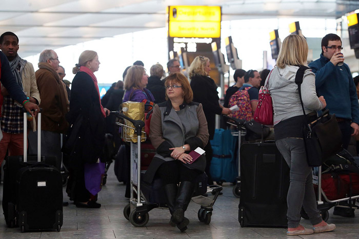 Забастовки в аэропортах Лондона и Манчестера грозят испортить туристам рождественские каникулы. Изображение 1