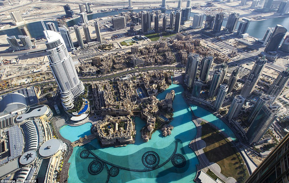 В башне Бурдж-Халифа в Дубае открылась самая высокая в мире смотровая площадка. Изображение 1.2