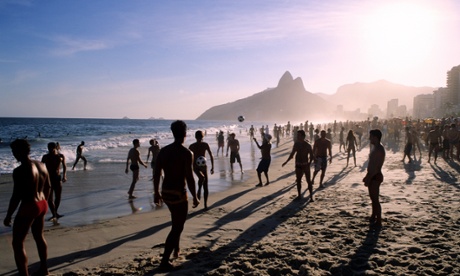 В Рио-де-Жанейро открылся первый нудистский пляж. Изображение 1