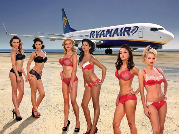 Авиакомпания Ryanair решила отказаться от ежегодного эротического календаря. Изображение 1