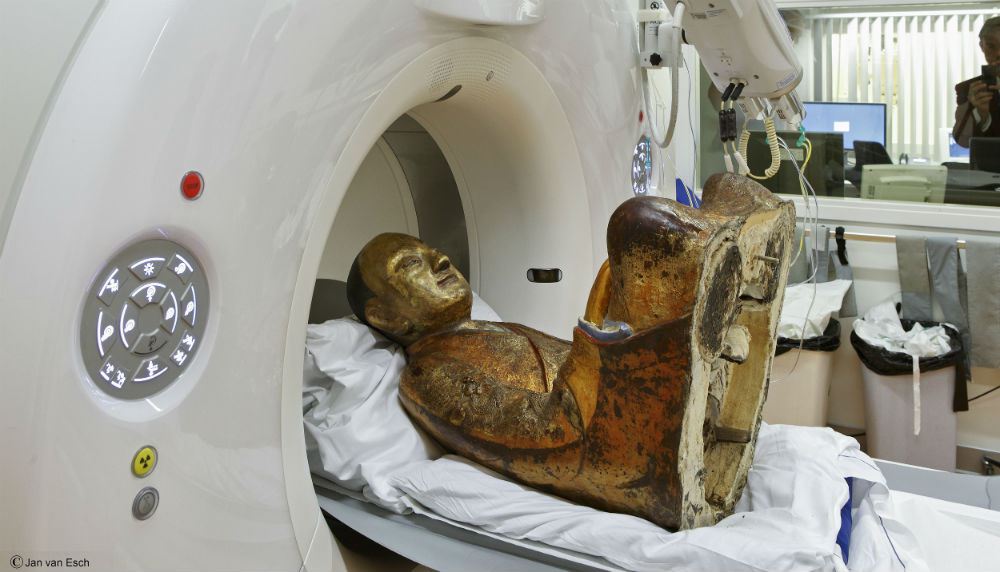 Голландские ученые нашли 1000-летнюю мумию внутри статуи Будды. Изображение 1