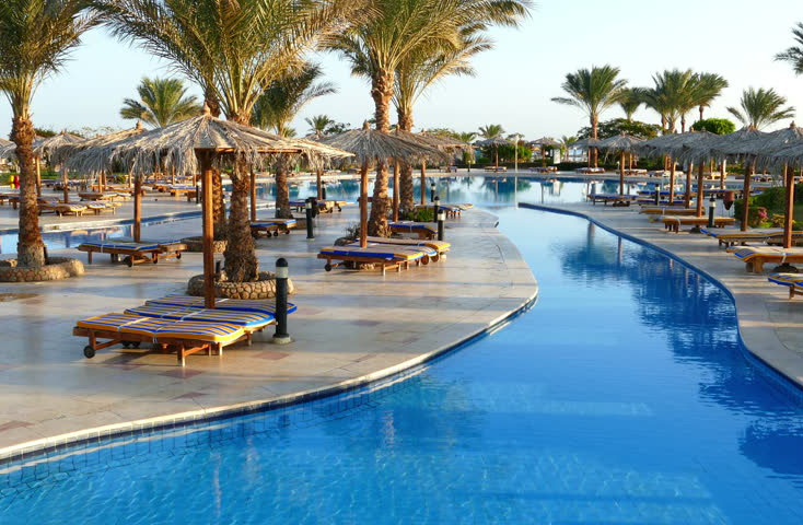 Египет, бассейн в отеле. Крупнейшие туроператоры подтвердили отказ от продажи путевок в Египет. Изображение 1