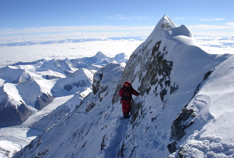 Восхождение на Эверест. Подняться на Эверест в этом году будет невозможно. Изображение 1