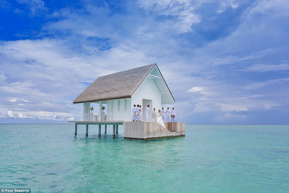Свадьба на Мальдивах фото. На Мальдивах открылась «часовня на воде» для свадебных церемоний. Изображение 1.5