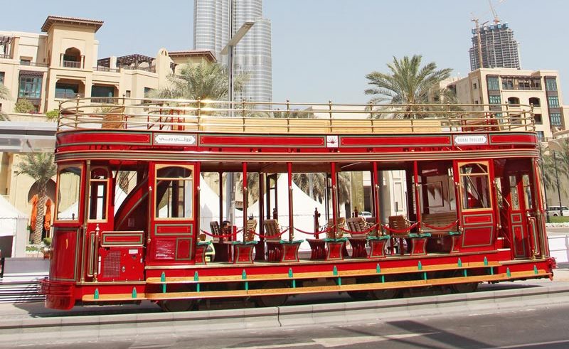Dubai Trolley. В Дубае запустили первый трамвай Hop-on Hop-off для туристов. Изображение 1