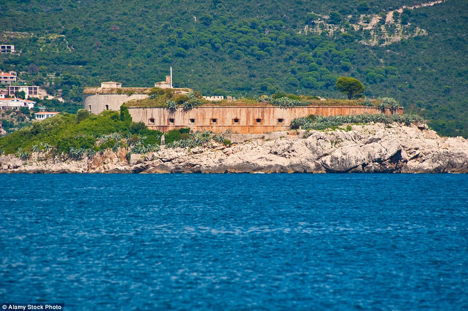 Концлагерь на черногорском острове Мамула превратят в роскошный курорт. Изображение 1.4