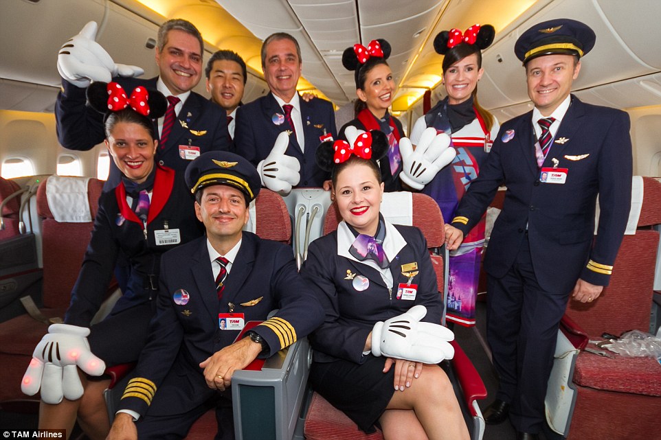 Самолет бразильской авиакомпании украсили персонажи Disney. Изображение 1.4