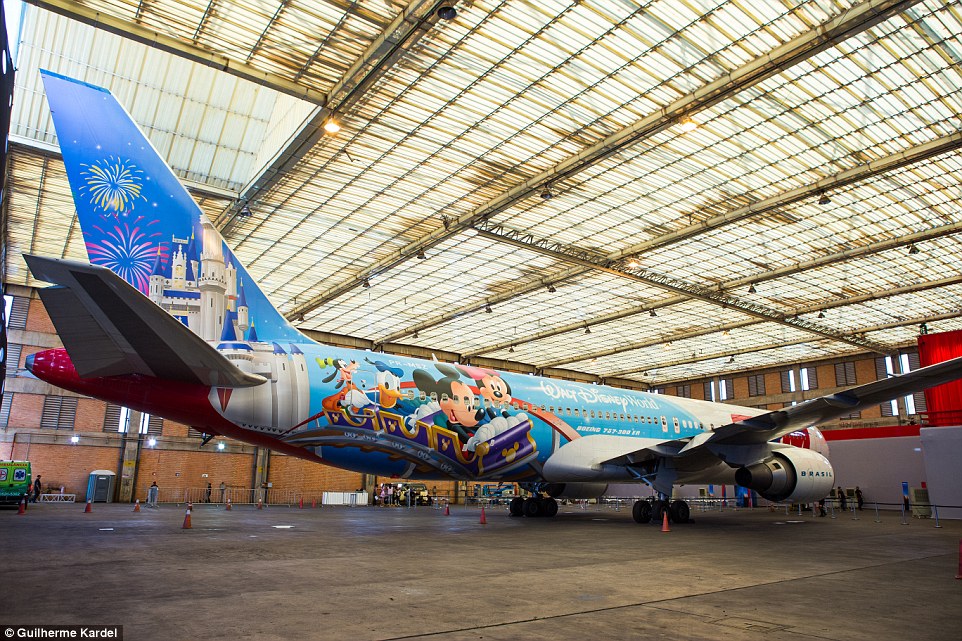 Самолет бразильской авиакомпании украсили персонажи Disney. Изображение 1.6